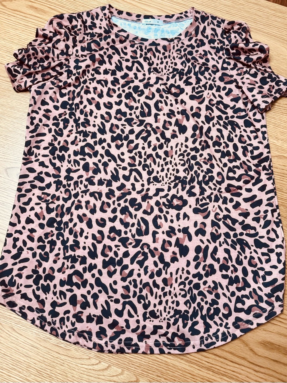 Short Sleeve Pink Leopard Print Tee